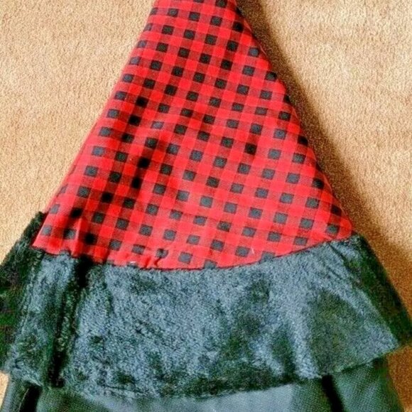 36 Inch Buffalo Plaid Tree Skirt ~ Red and Black Small Check Plaid, Black Trim - Picture 3 of 5